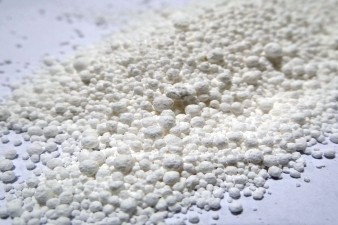 beads of calcium chloride